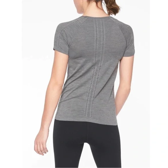 ATHLETA Foothill Seamless Grey Short Sleeve
Top Size Medium - Picture 3 of 6